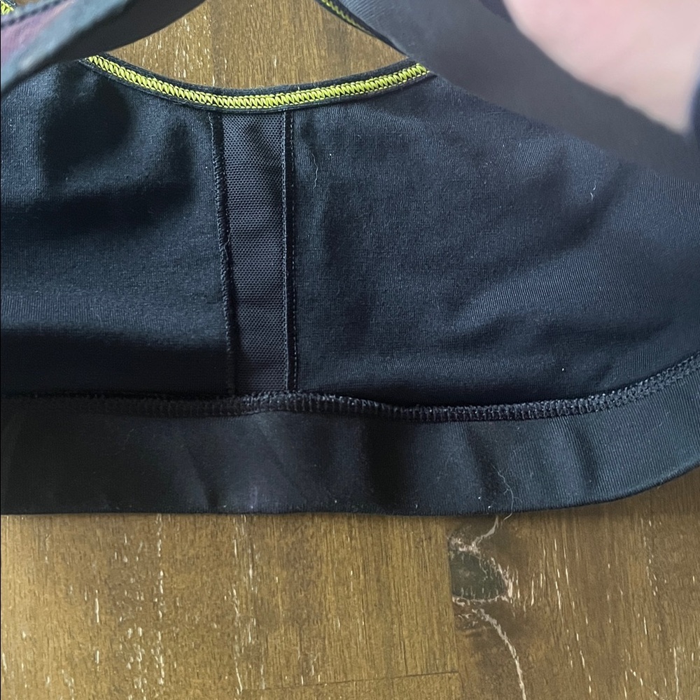 Lululemon Women's Black Sports Bra small - Picture 4 of 4